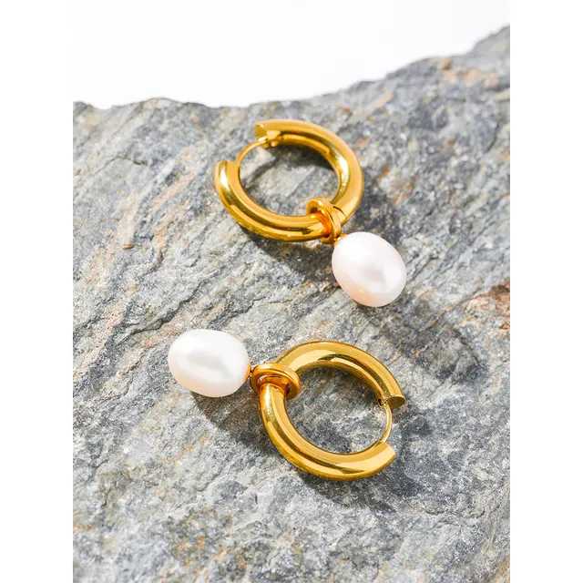 Raimona Pearl Earrings