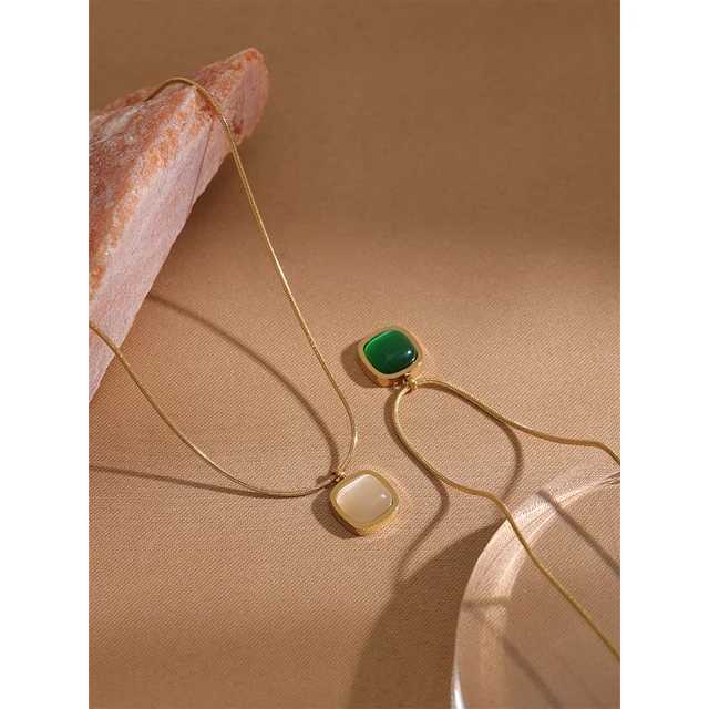 carré blasé Necklace