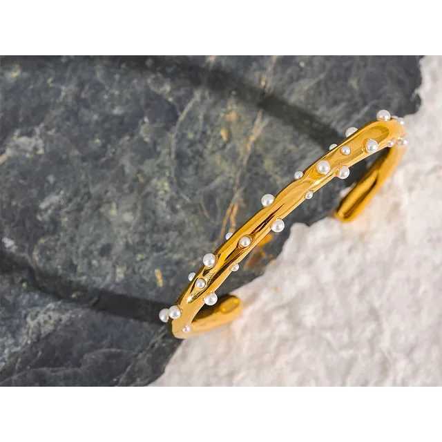 Drops of Pearls Bangle