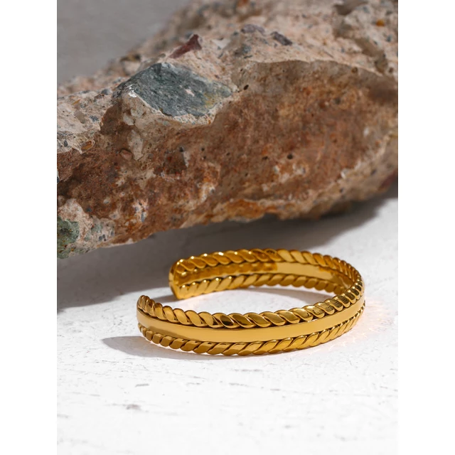 The Roman Cuff