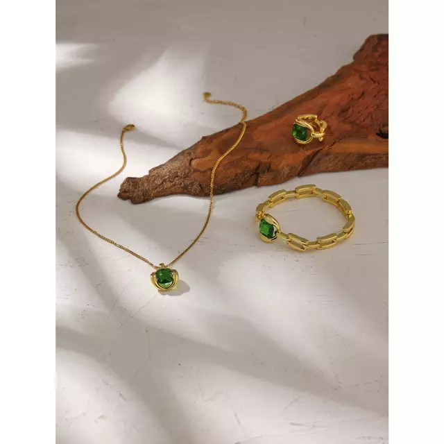 Pierre Verte Necklace