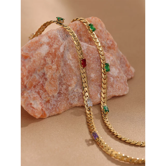 Omorose Necklace (Emerald Green)