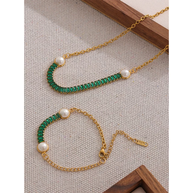 Lourdes Necklace (Emerald Green)
