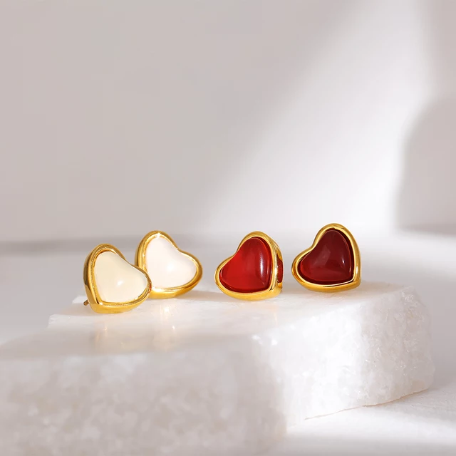 Amour Rouge Pendant (Red)