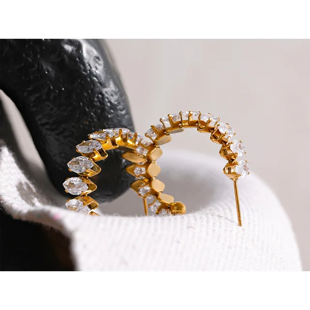 Diana Earrings (Emerald Green)