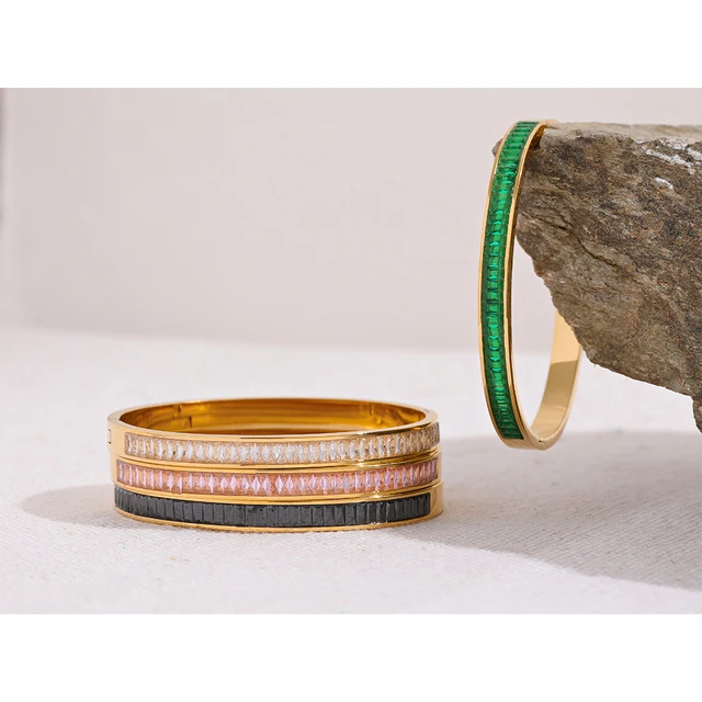 Norina Bangle (Black Diamond)