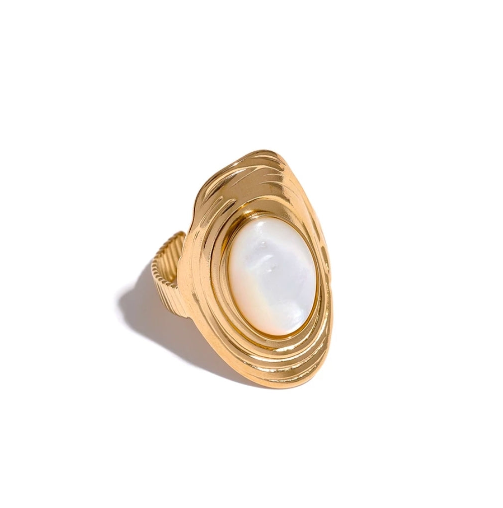 Özlem Ring