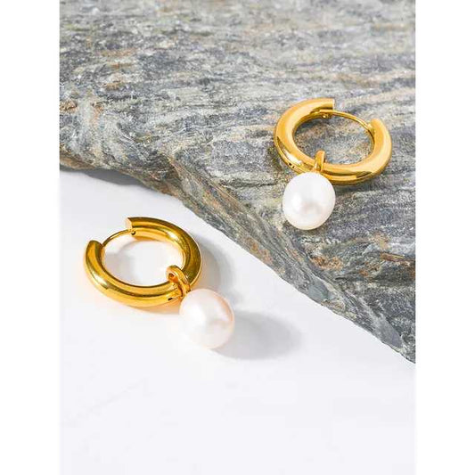 Raimona Pearl Earrings