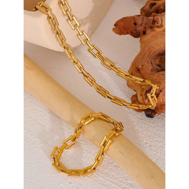 Stella Chain Necklace