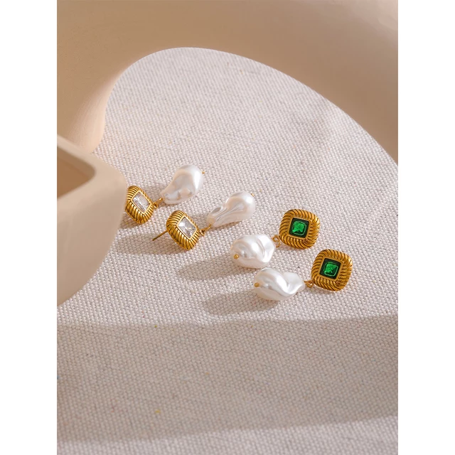 Calista Earrings (Emerald Green)