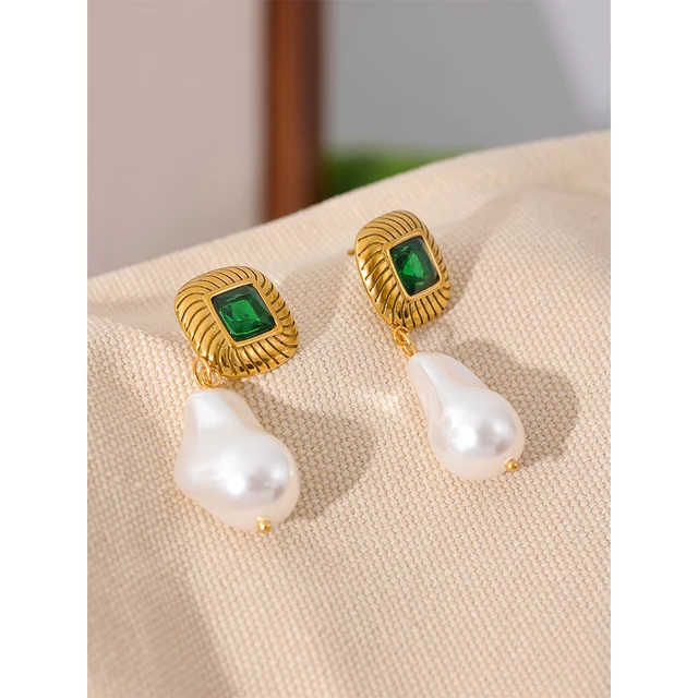 Calista Earrings (Emerald Green)